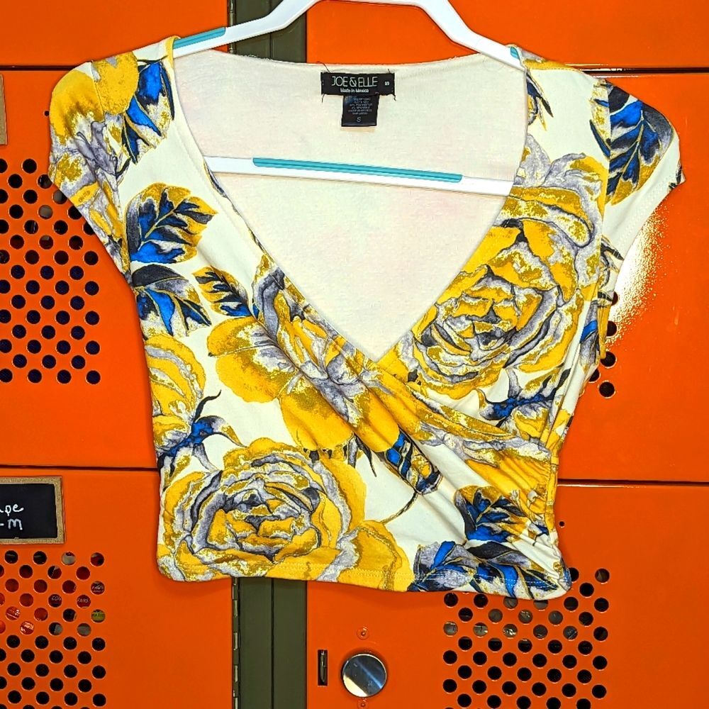 Joe & Elle Floral Faux Wrap Crop Top Blue Gold White Size Small
